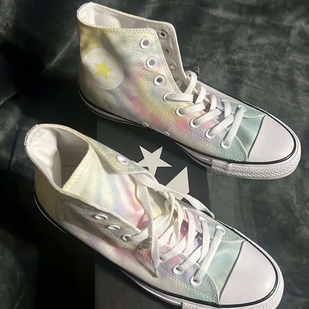 Brand New Tie-Dye Converse Hi-Top - Picture 2 of 3